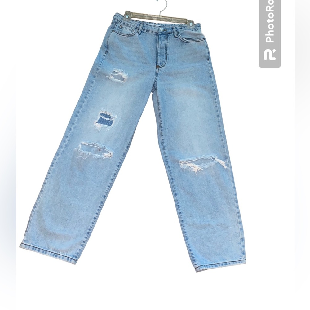 Forever 21 light wash ripped jeans size 26